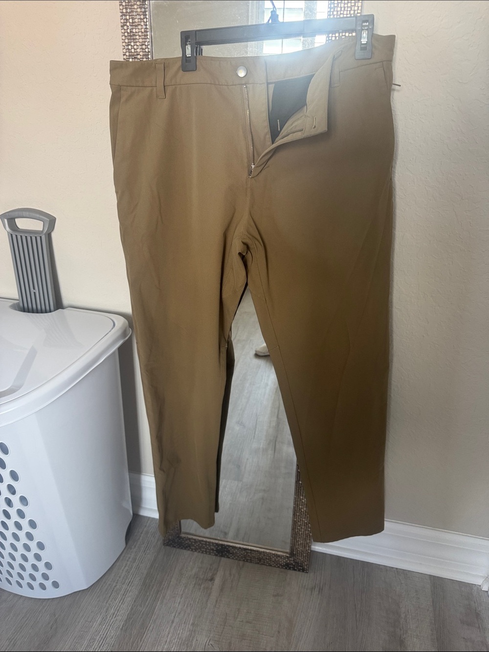 lululemon athletica Men's Khaki Straight Chinos